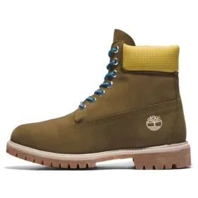 Premium 6-Inch Boot „Olivgrünes Nubukleder mit gelbem Kragen“